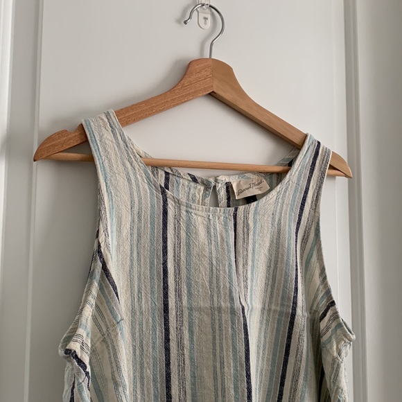 🐚 Breezy Linen Crop Top - Picture 2 of 5